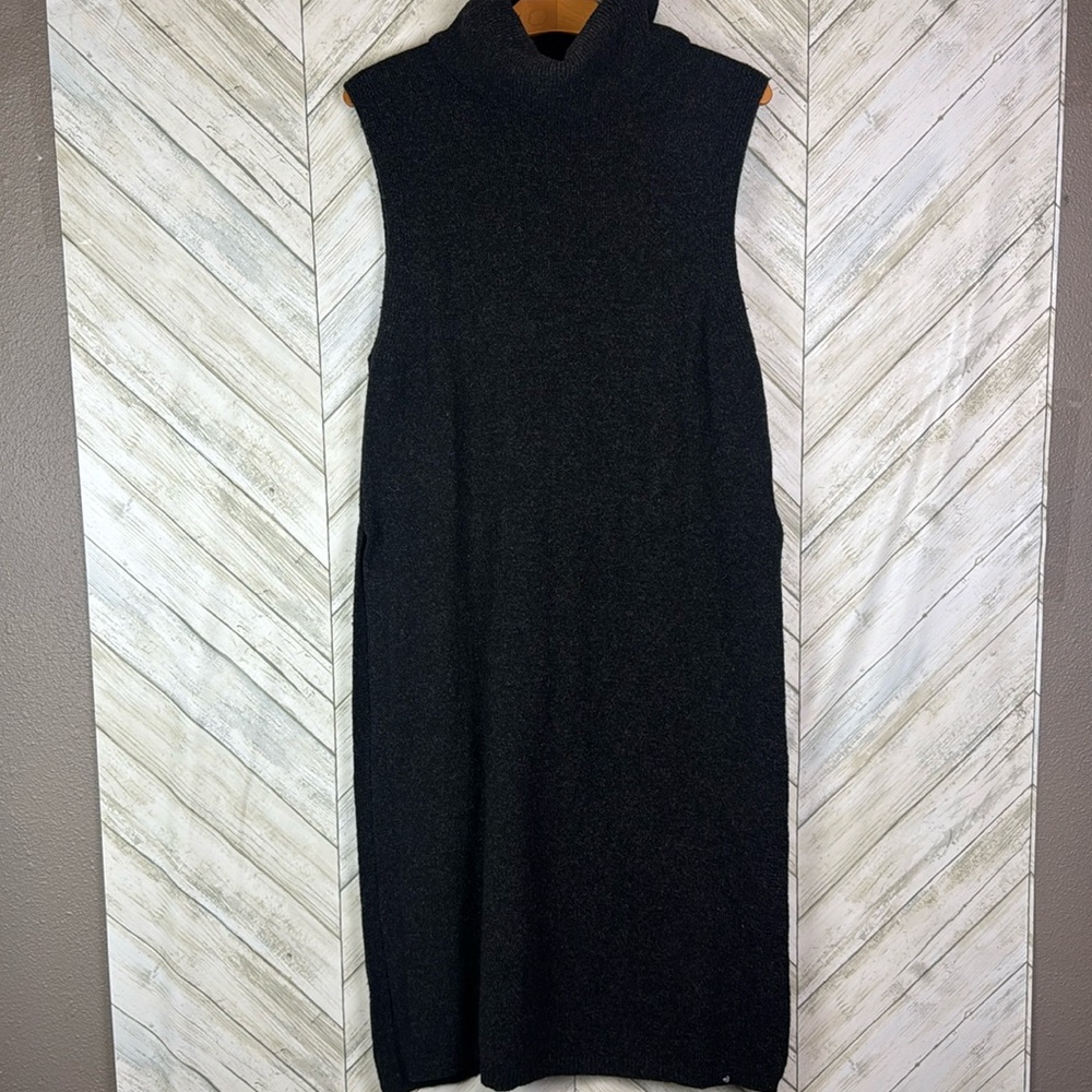 Holebrook Elegant Black Sleeveless Dress